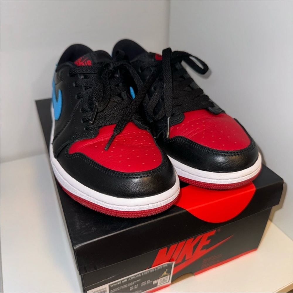 Women’s Jordan Low NC to Chi